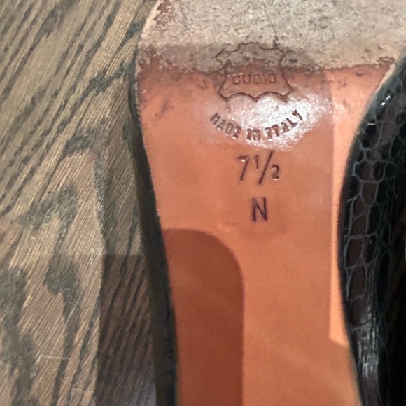 Bally Vintage Black Crocodile embossed pump size 7.5 - Picture 5 of 8